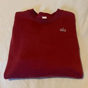Alo yoga crewneck sweatshirt.